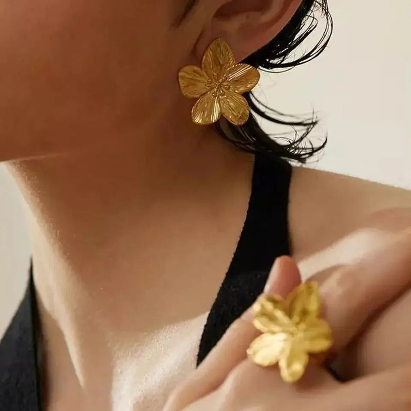 ANILLO DE FLOR AJUSTABLE BAÑADO EN ORO 18K - AN128
