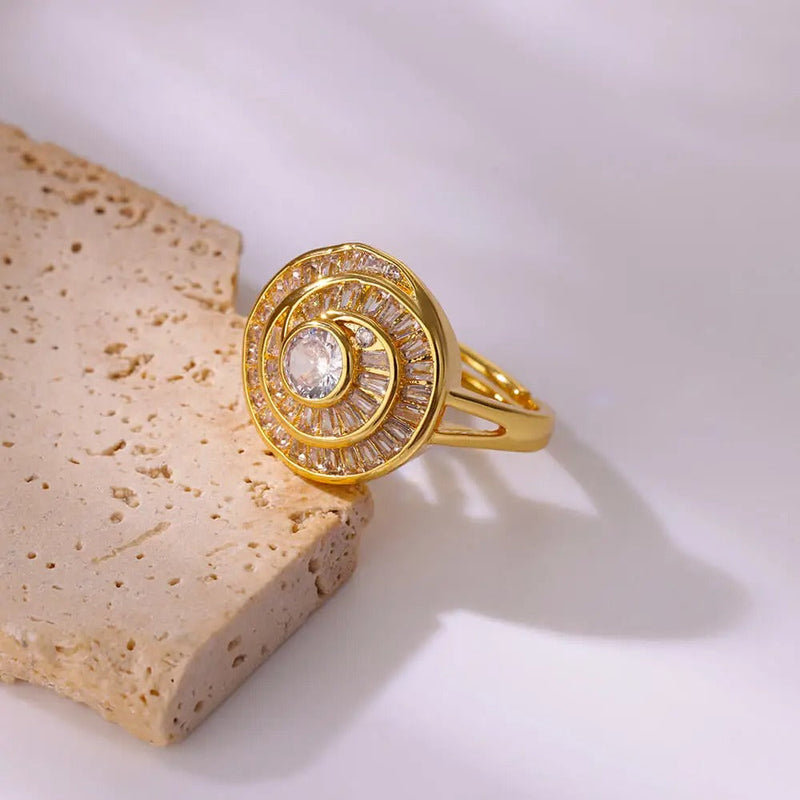ANILLO AJUSTABLE DE CRISTALES BAÑADO EN ORO 18K - AN18