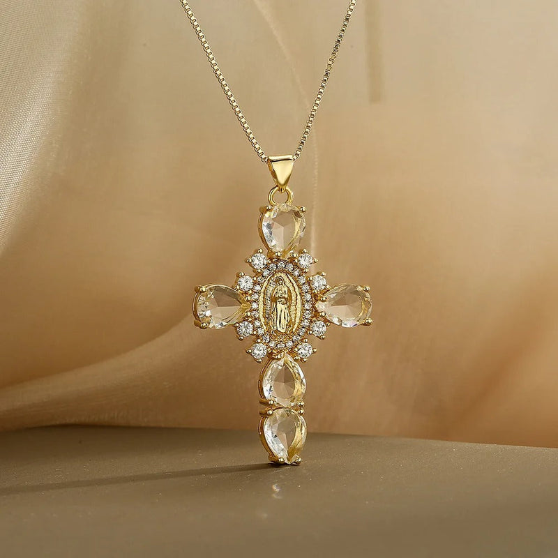 COLLAR CRUCIFIJO NUESTRA SEÑORA BAÑADO EN ORO 18K - GARGSI549