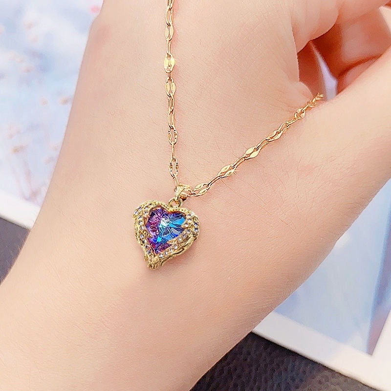 GARGANTILHA CORAÇÃO CRISTAL BANHADO EM OURO 18K - GARG872 - Chica Elegante