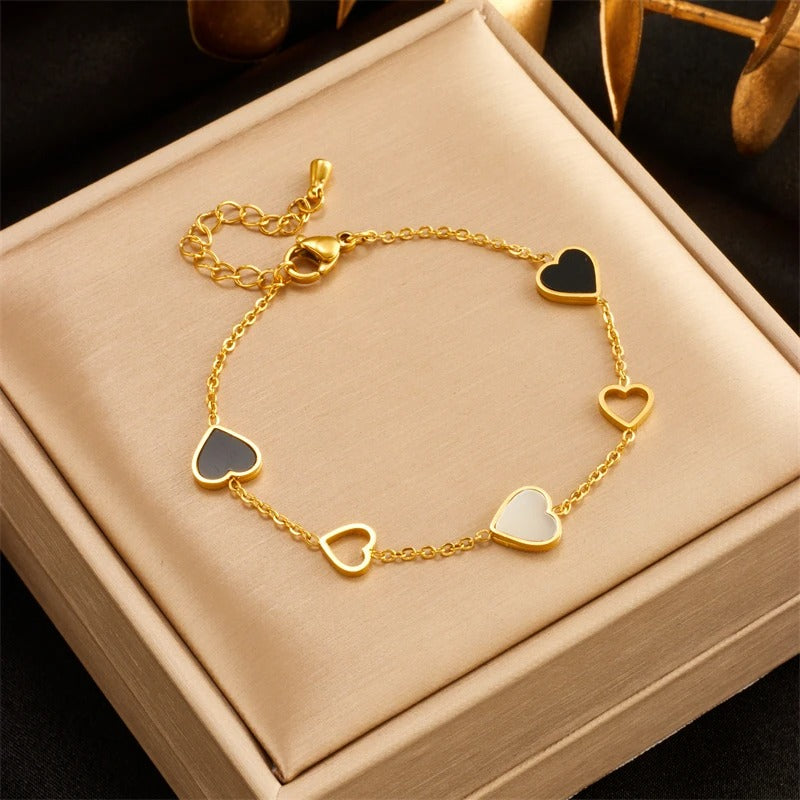 PULSERA CORAZONES BAÑADO EN ORO 18K - PLS 123