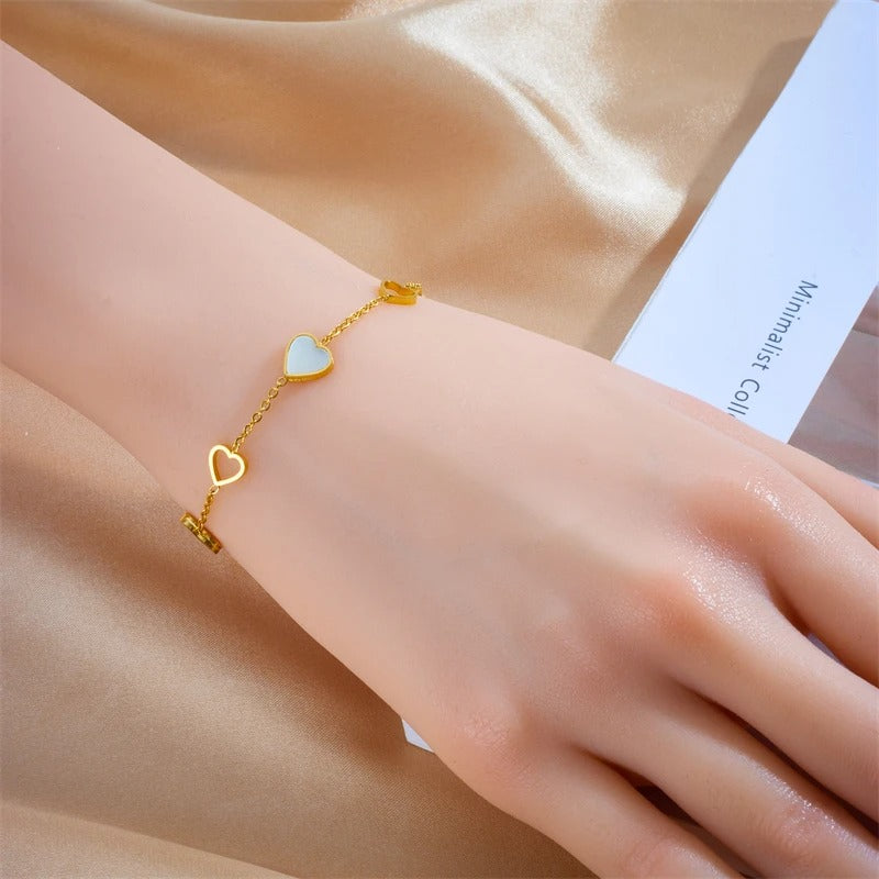 PULSERA CORAZONES BAÑADO EN ORO 18K - PLS 123
