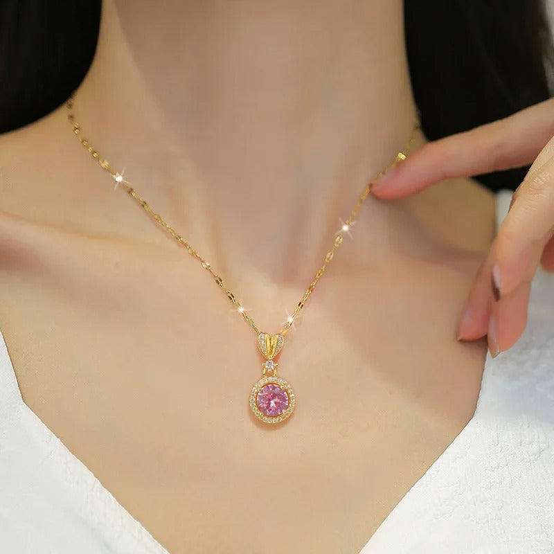 CONJUNTO DE CRISTALES ROSAS BAÑADO EN ORO 18K - CONJ180