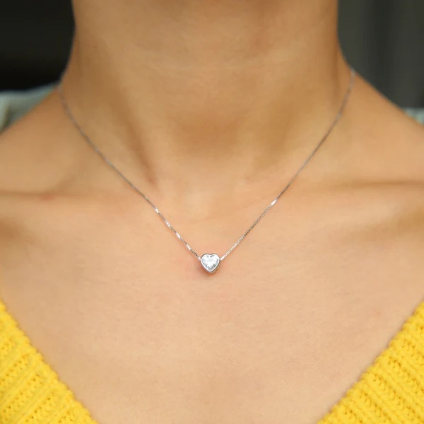 COLLAR CORAZÓN PUNTA DE PLATA CLARA 925 - PR017